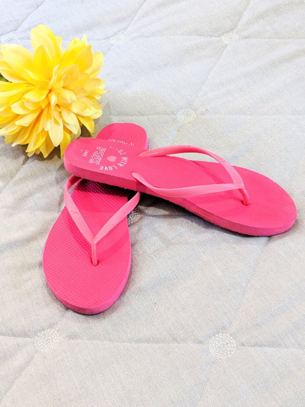 *PINK by Victoria's Secret Flip flops Sz 9